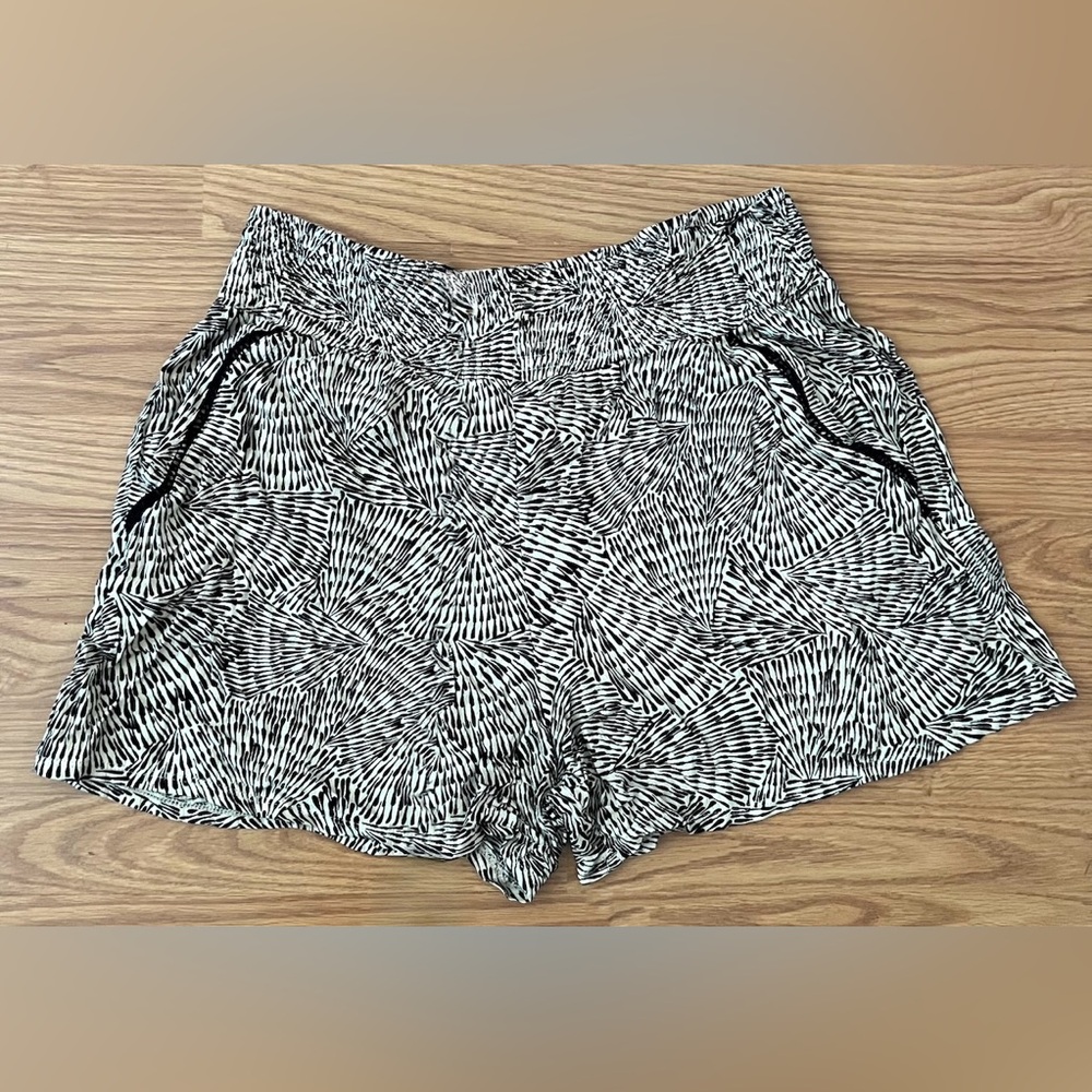 Women's Black and White Patterned Shorts